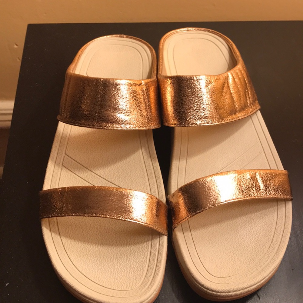 NWOT Rose gold slides